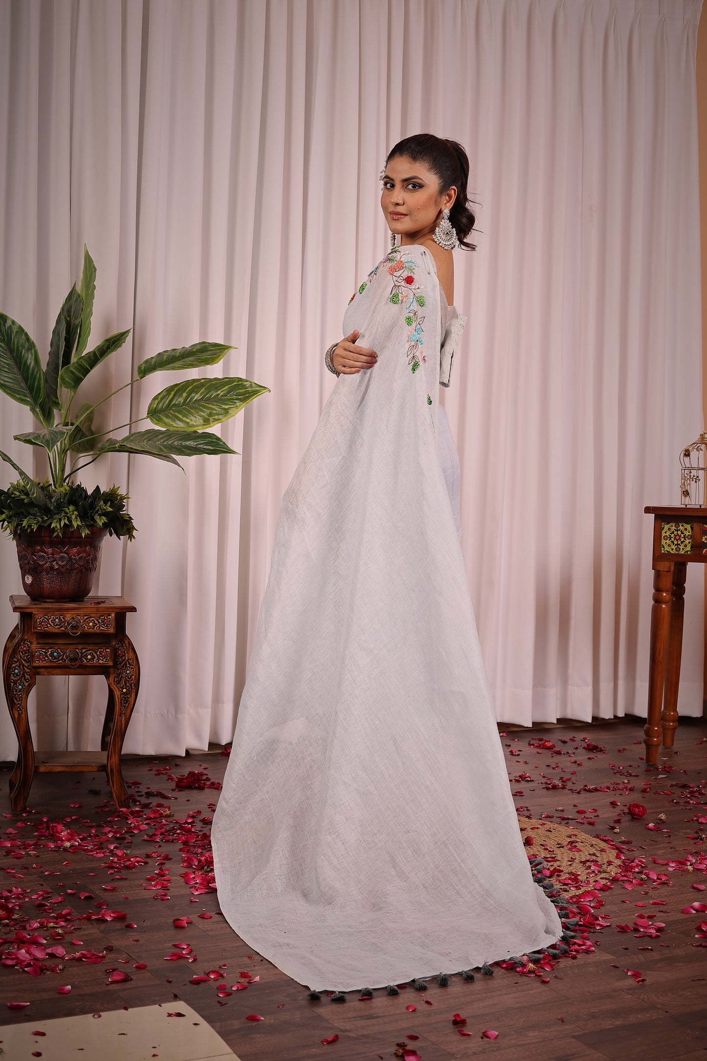 V R U N D A || Pure Linen Saree