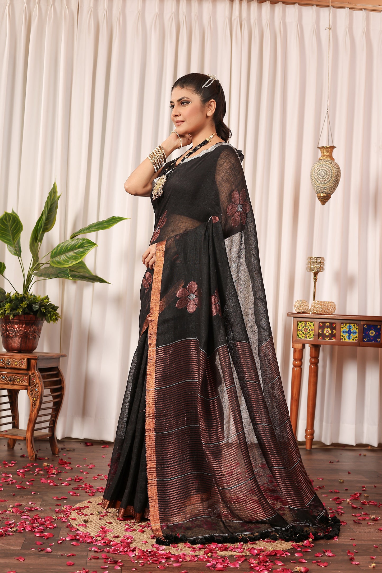 N E E R A N J A N A || Pure Linen Saree