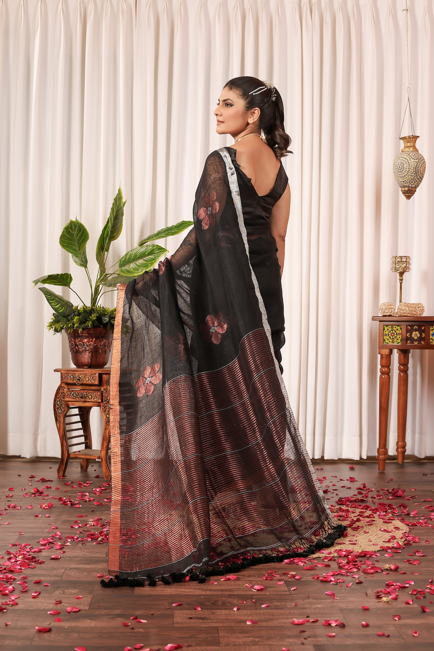 N E E R A N J A N A || Pure Linen Saree