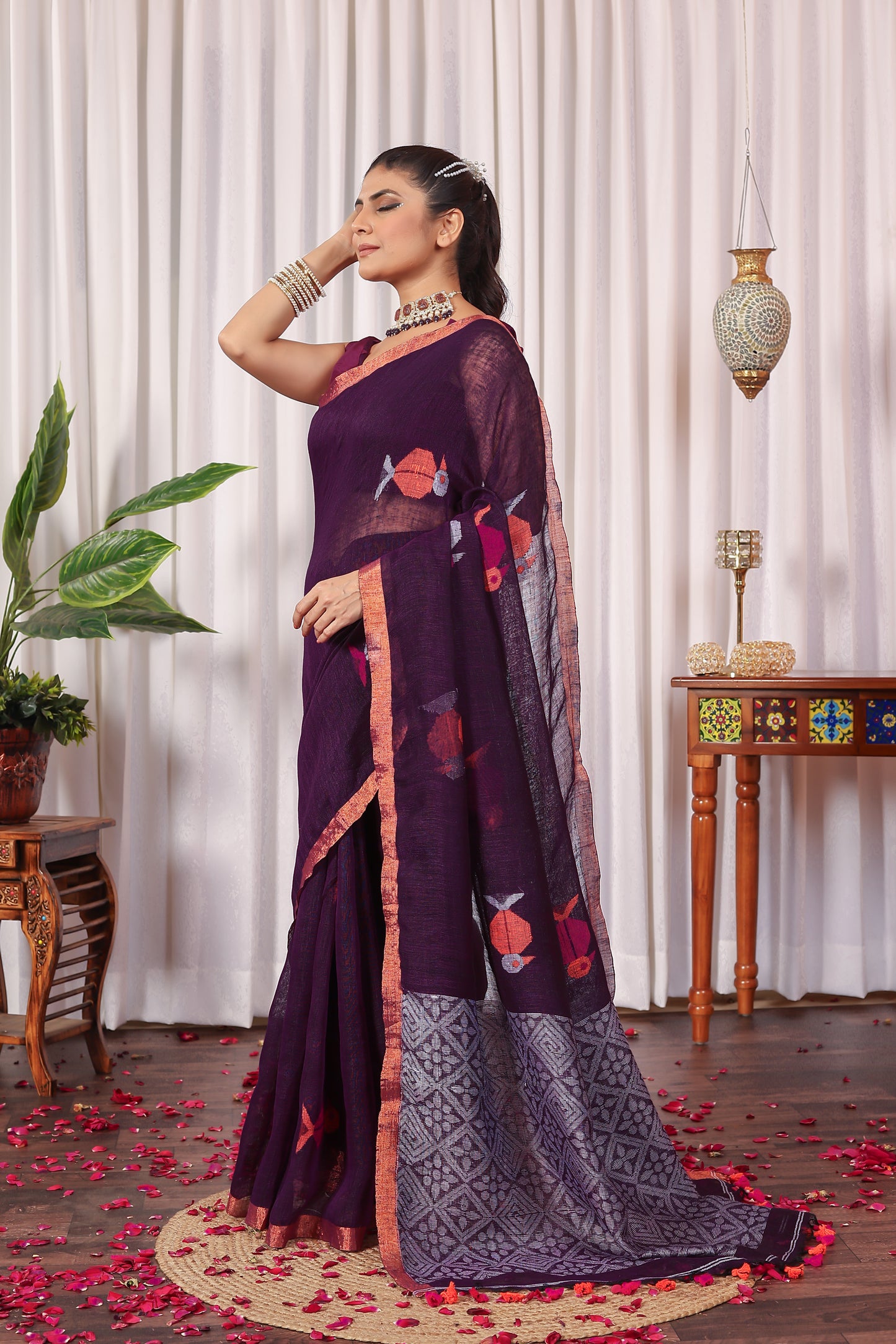 N E T R A V A T I || Pure Linen Saree