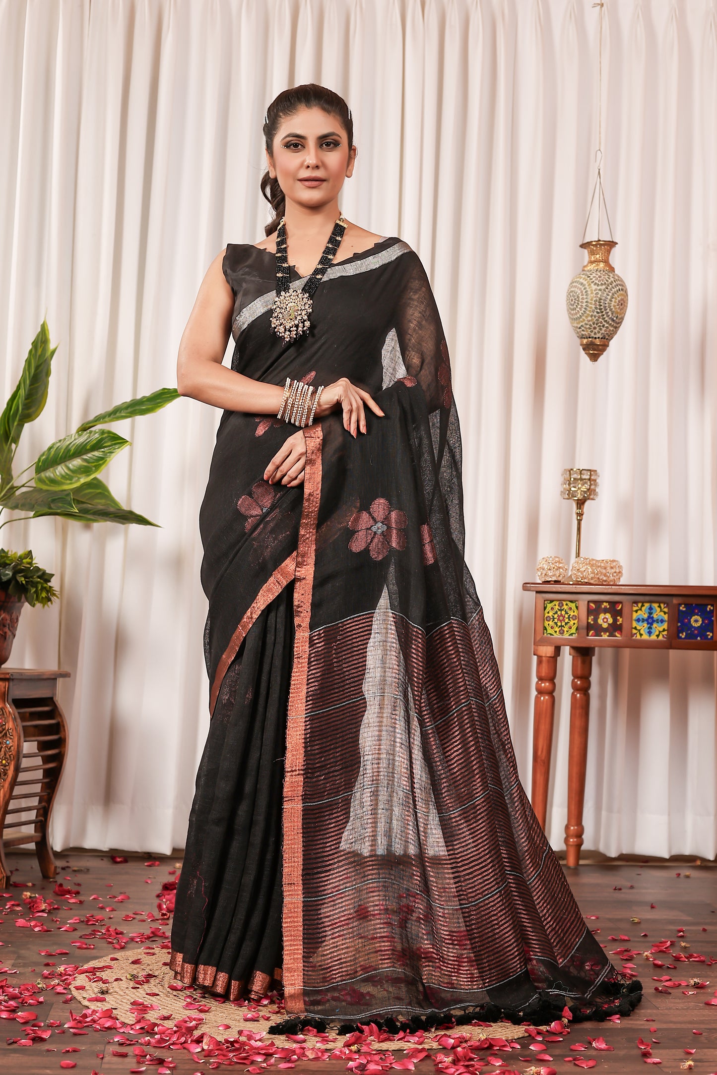 N E E R A N J A N A || Pure Linen Saree