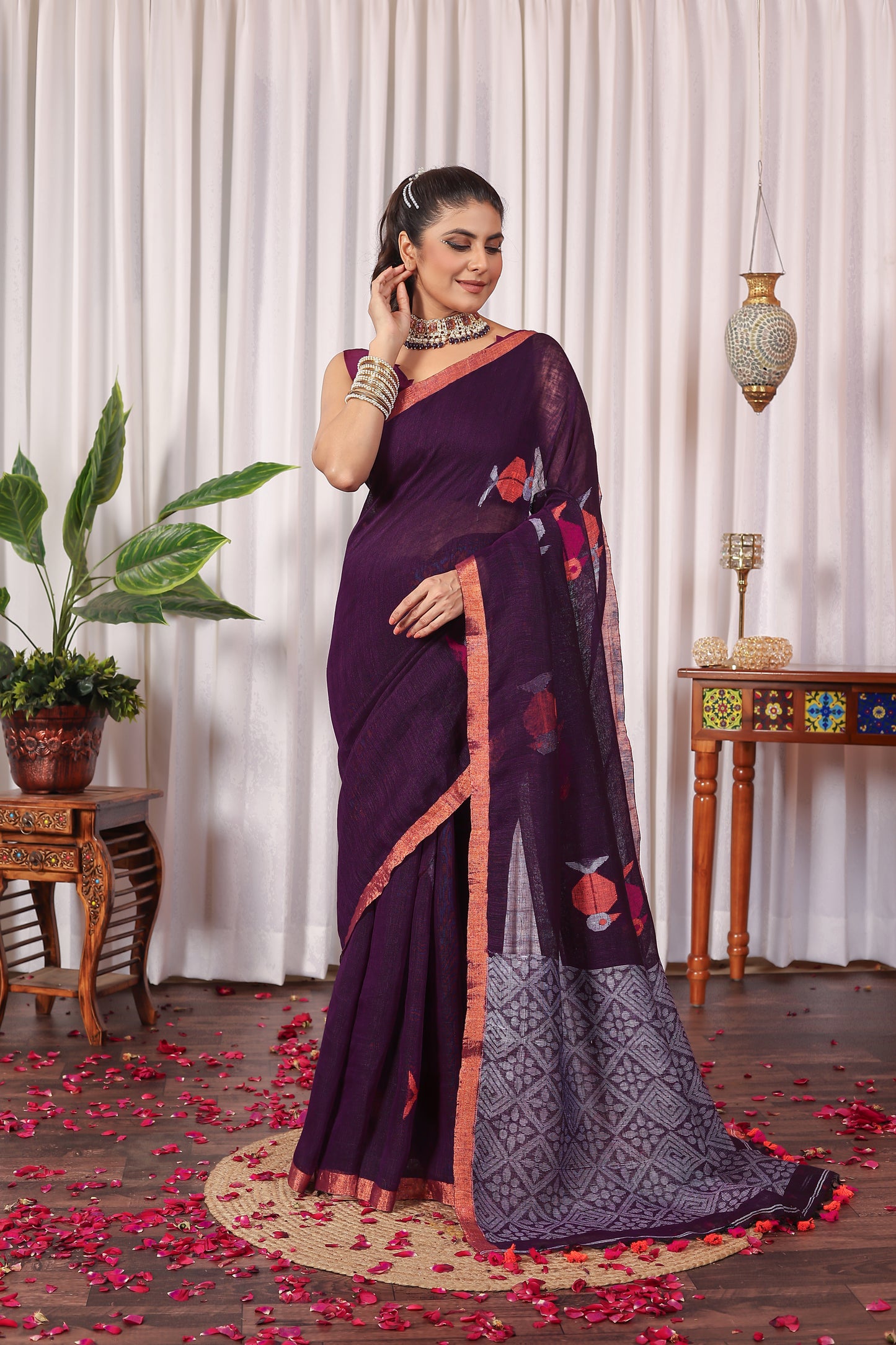 N E T R A V A T I || Pure Linen Saree