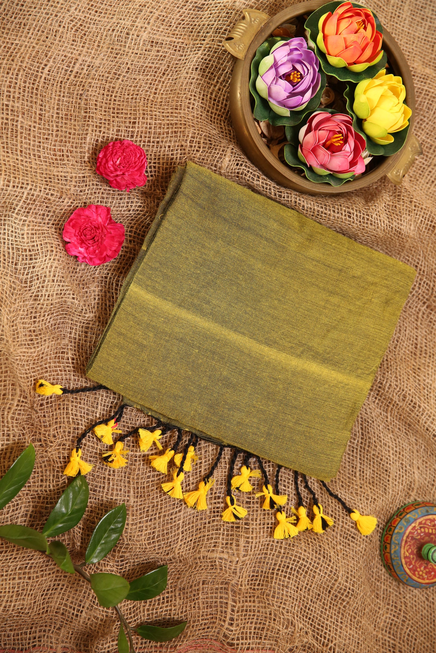 Plain Khadee Saree with Multicolour Printed Blouse