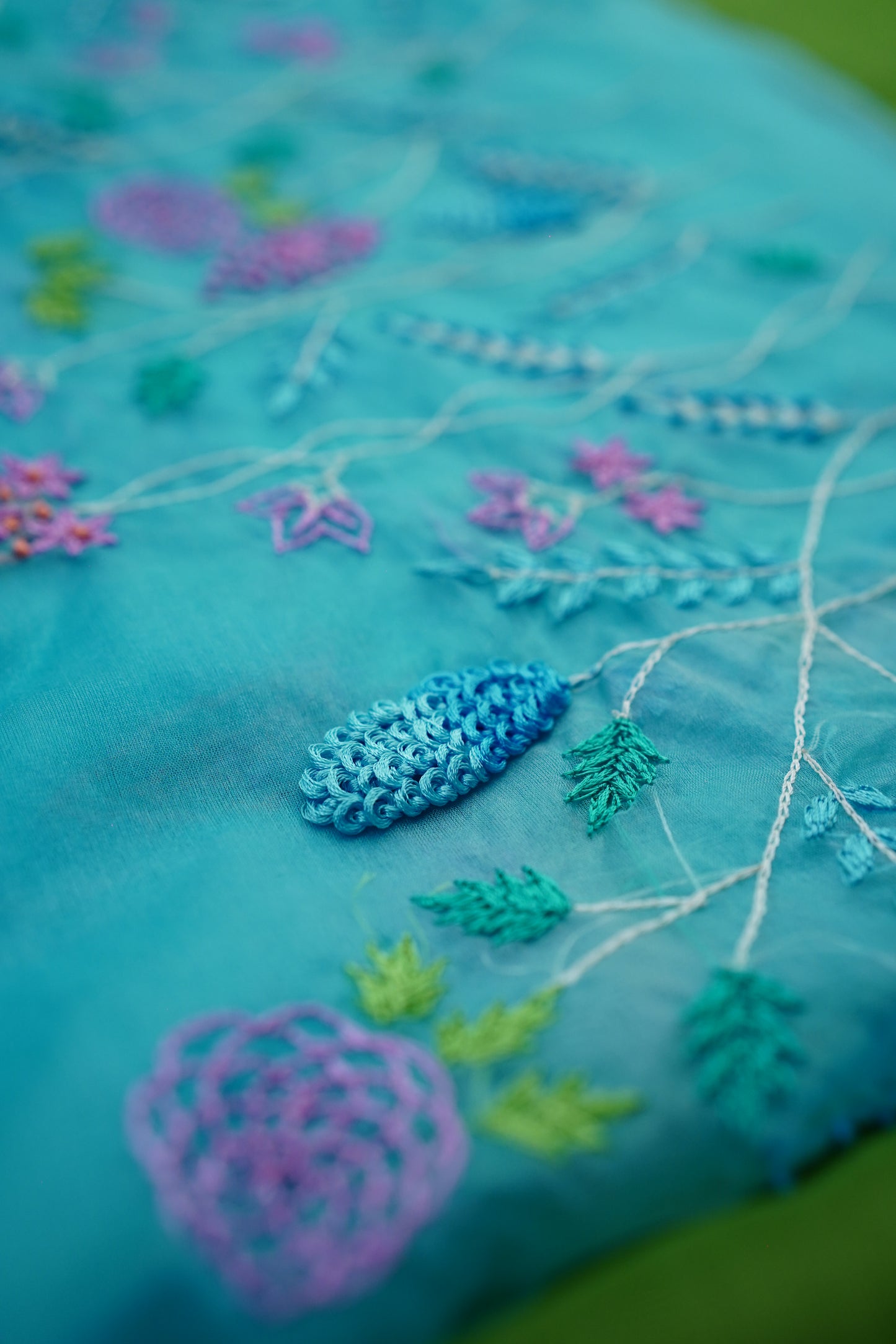 B A N D I N I || Organza Hand-Embroidery Saree