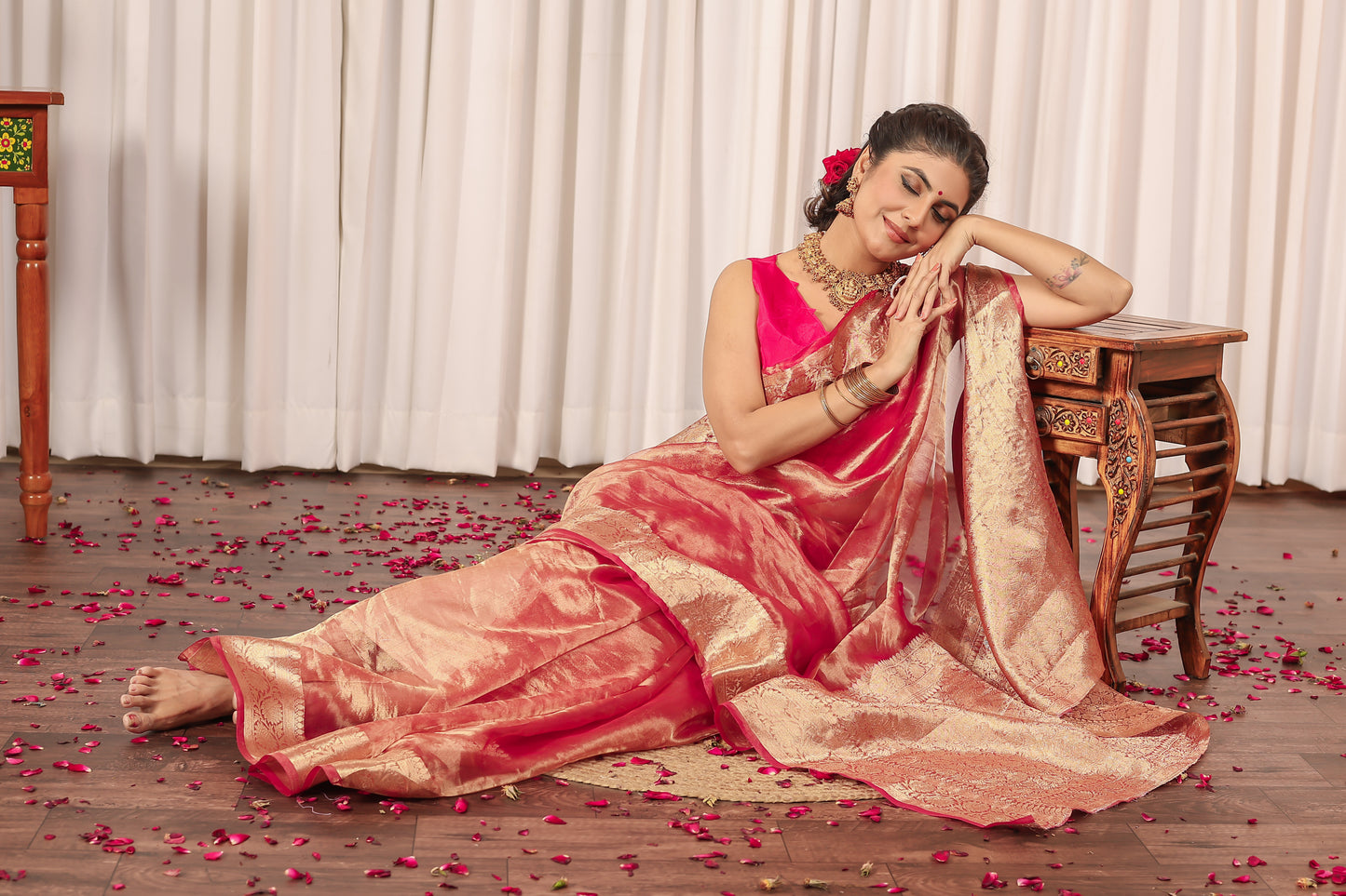 K U N T I || Pure Banarasee Organza Tissue Saree