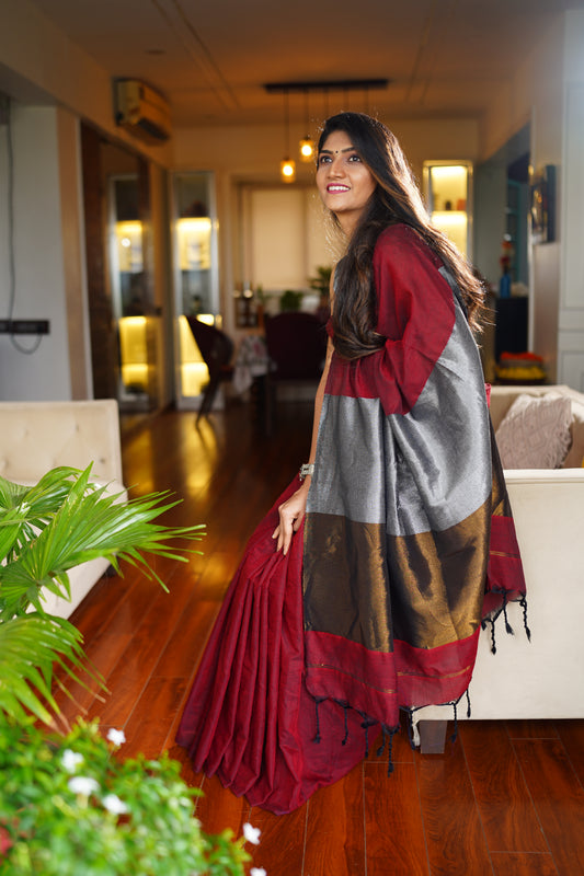 B I N D U || Khadi Cotton saree with Zari pallu