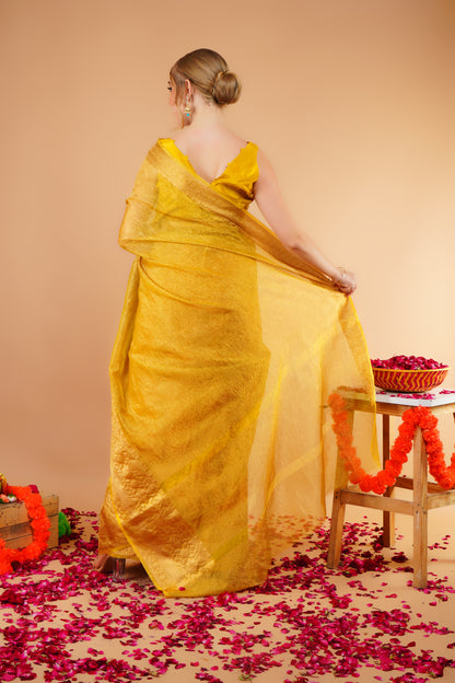 V A S A N T A || Crushed Tissue Saree